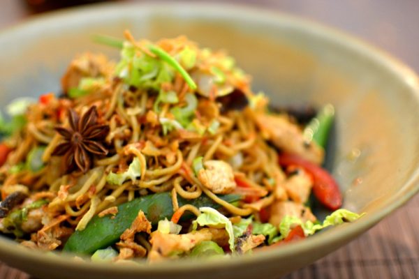 Nouilles chinoises aux légumes et aux épices : Recette de Nouilles