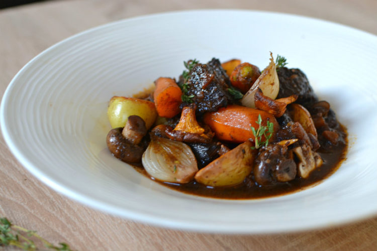 Bœuf bourguignon la recette facile authentique faite maison à l ancienne