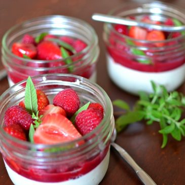 Panna cotta à la fraise et à la verveine (avec ou sans gélatine) : la recette