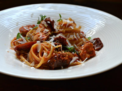 Pâtes au poulet et aux tomates séchées : les pasta ensoleillées à l'italienne