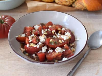 Salade tomates, feta et zaatar, pour twister un classique