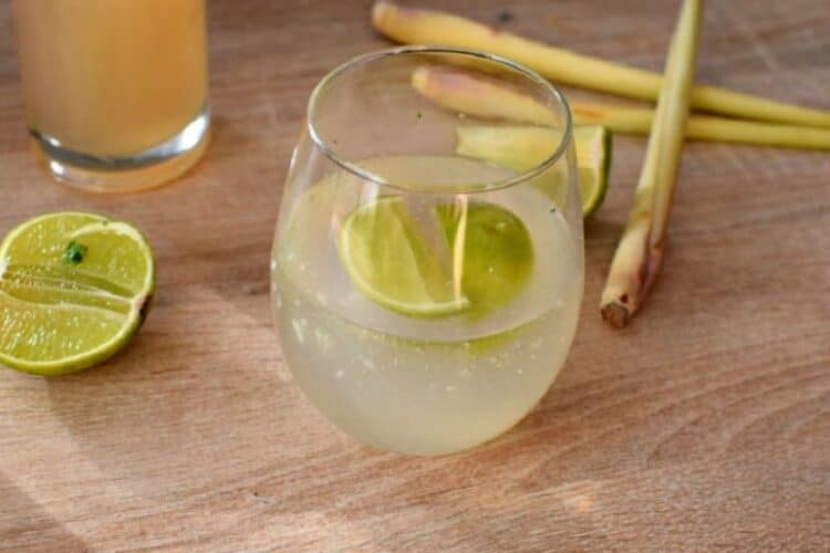 Cocktail citronnelle - citron vert : le citronnelle fizz !