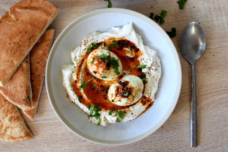 Les oeufs à la turque, ou cilbir : la recette